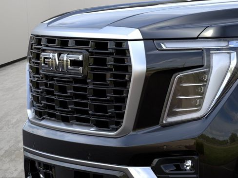 New 2026 GMC Yukon Denali w/ Denali Reserve Package AWD/4WD image 13