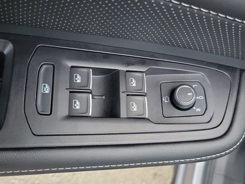 Used 2024 Volkswagen Atlas SEL Premium R-Line image 20