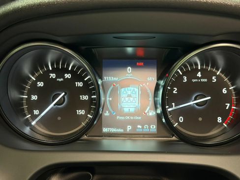 Used 2019 Land Rover Discovery Sport SE AWD/4WD image 15