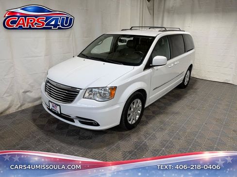 Used 2015 Chrysler Town & Country Touring FWD image 1