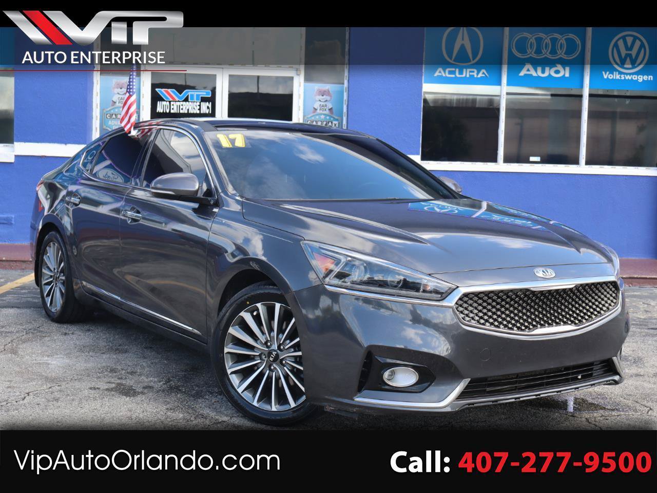 Used 2017 Kia Cadenza Premium w/ Luxury Package FWD image 1