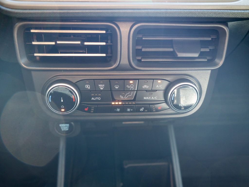 Used 2023 Ford Maverick Lariat w/ Lariat Luxury Package FWD image 25