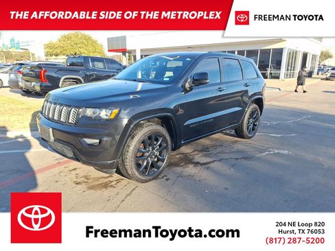 Used 2020 Jeep Grand Cherokee Altitude image 1