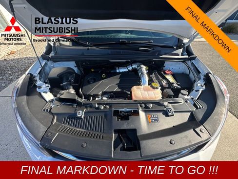 Used 2022 Chevrolet Trax LT w/ LT Convenience Package image 32