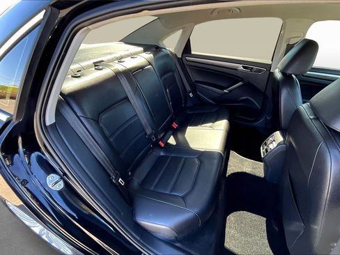 Used 2017 Volkswagen Passat 1.8T SE image 26