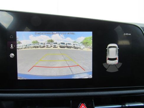 Used 2023 Kia Niro EX Touring image 10