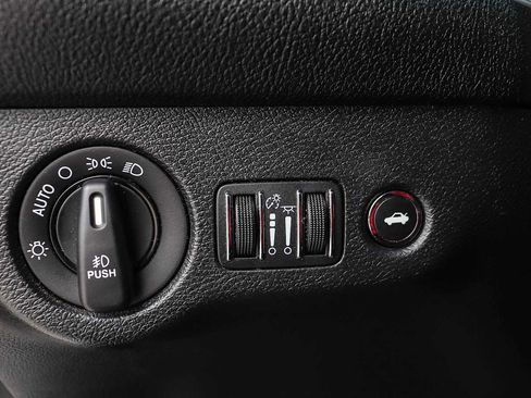 Used 2017 Dodge Challenger SXT w/ Blacktop Package image 31