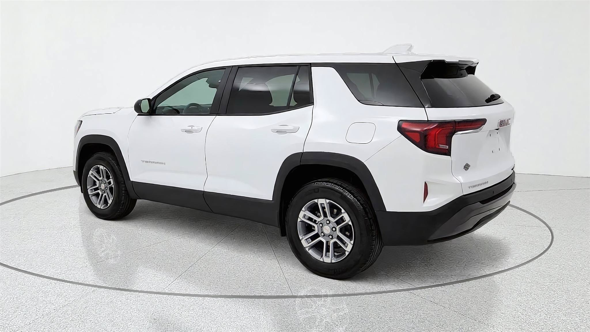 Used 2026 GMC Terrain Elevation FWD image 3