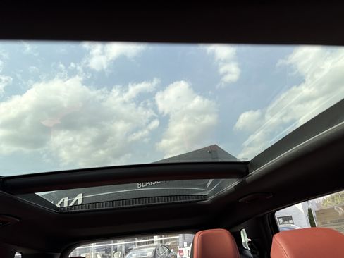 Used 2023 Kia Sportage SX Prestige image 29