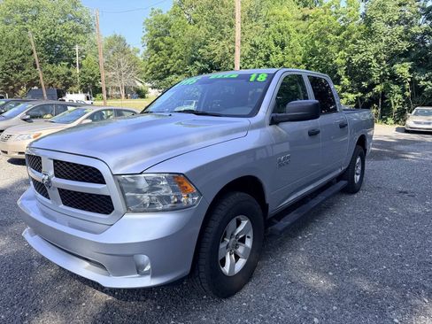 Used 2018 RAM 1500 Express AWD/4WD image 10