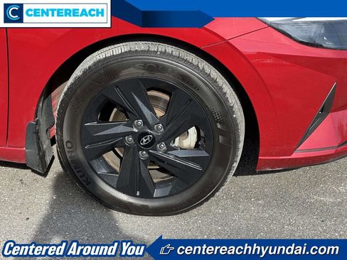 Used 2023 Hyundai Elantra SEL image 6