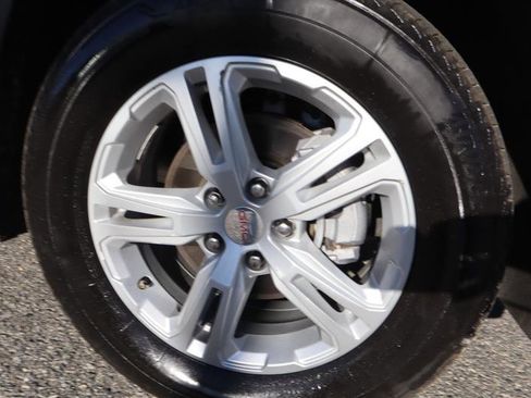 Used 2024 GMC Terrain SLE image 30