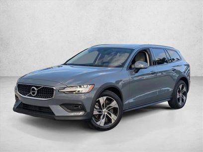 Used 2022 Volvo V60 T5 Cross Country