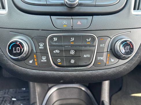 Used 2024 Chevrolet Malibu LT FWD image 33