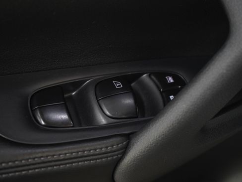 Used 2014 Nissan Rogue S FWD image 20