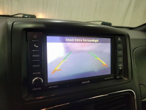 Used 2019 Dodge Grand Caravan SE image 7