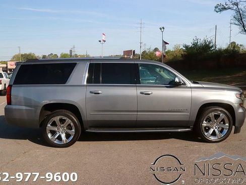 Used 2019 Chevrolet Suburban Premier AWD/4WD image 5