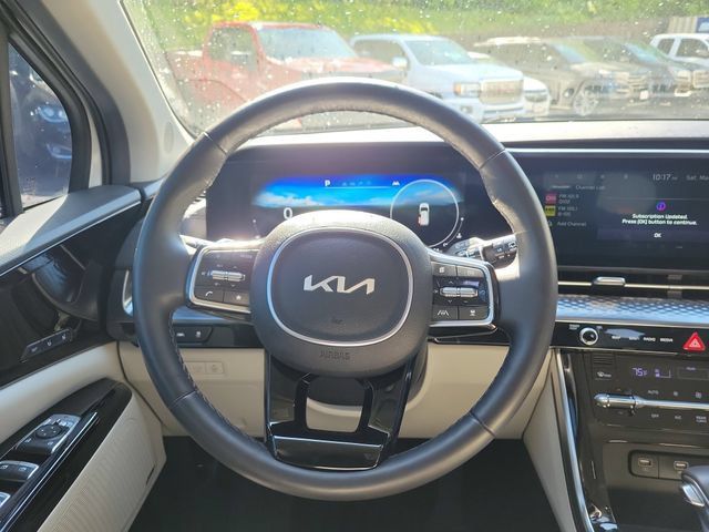 Used 2024 Kia Carnival FWD image 20
