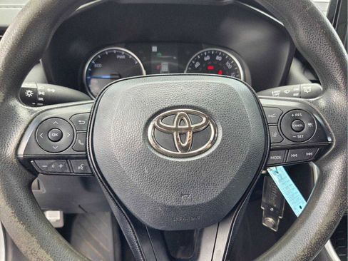 Used 2020 Toyota RAV4 LE w/ All Weather Liner Package AWD/4WD image 27
