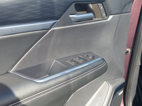 Used 2024 GMC Acadia Elevation image 13