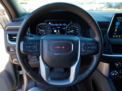 Used 2021 GMC Yukon XL SLT w/ SLT Luxury Plus Package image 12