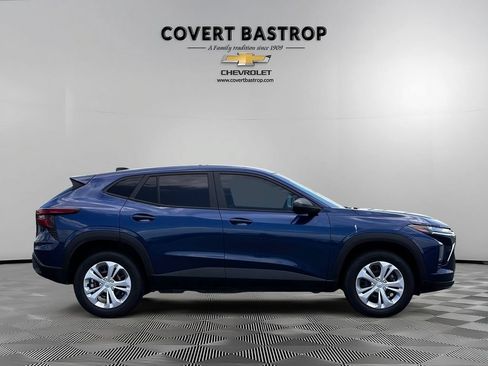 Used 2024 Chevrolet Trax LS w/ Driver Confidence Package FWD image 7