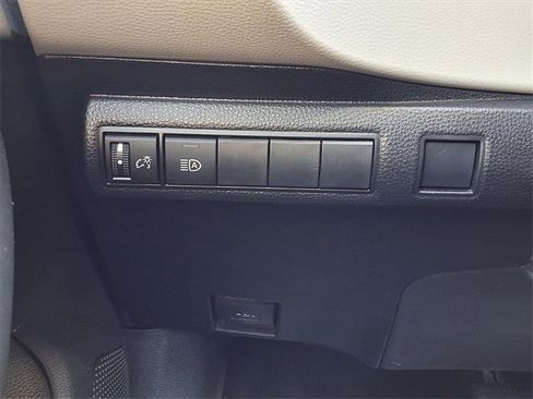 Used 2022 Toyota Corolla LE image 69