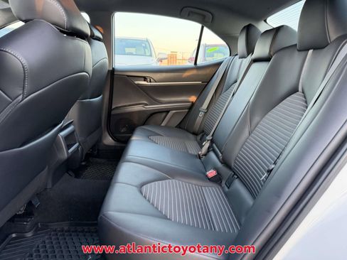 Used 2023 Toyota Camry SE image 14