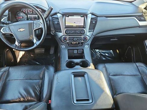 Used 2018 Chevrolet Suburban LT w/ LT Signature Package image 18
