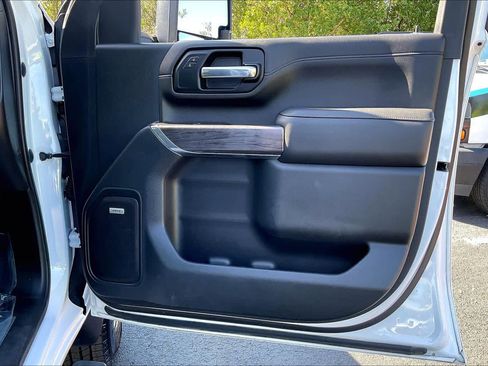 Used 2020 Chevrolet Silverado 2500 LTZ w/ LTZ Premium Package image 22