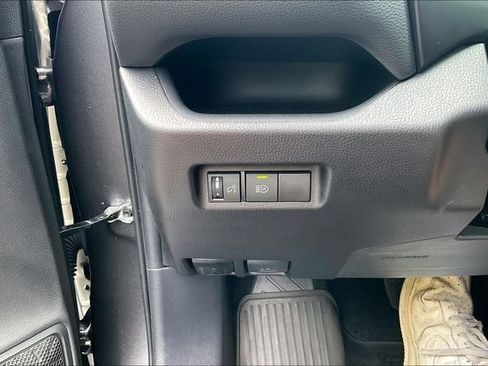 Used 2024 Toyota RAV4 XLE AWD/4WD image 34