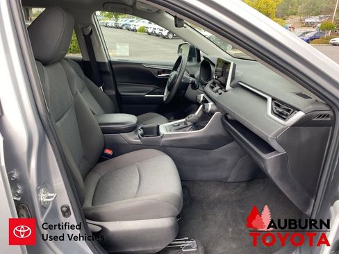 Used 2024 Toyota RAV4 XLE AWD/4WD image 15