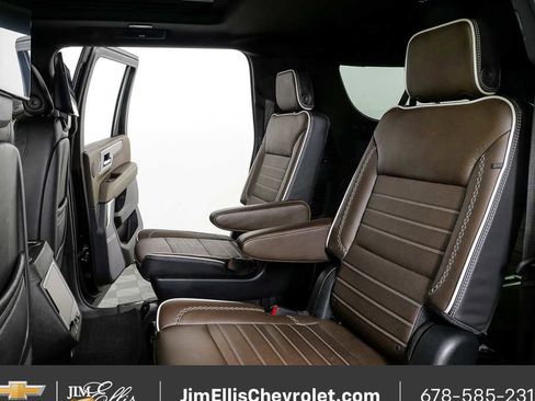 Certified 2025 GMC Yukon XL Denali Ultimate AWD/4WD image 22