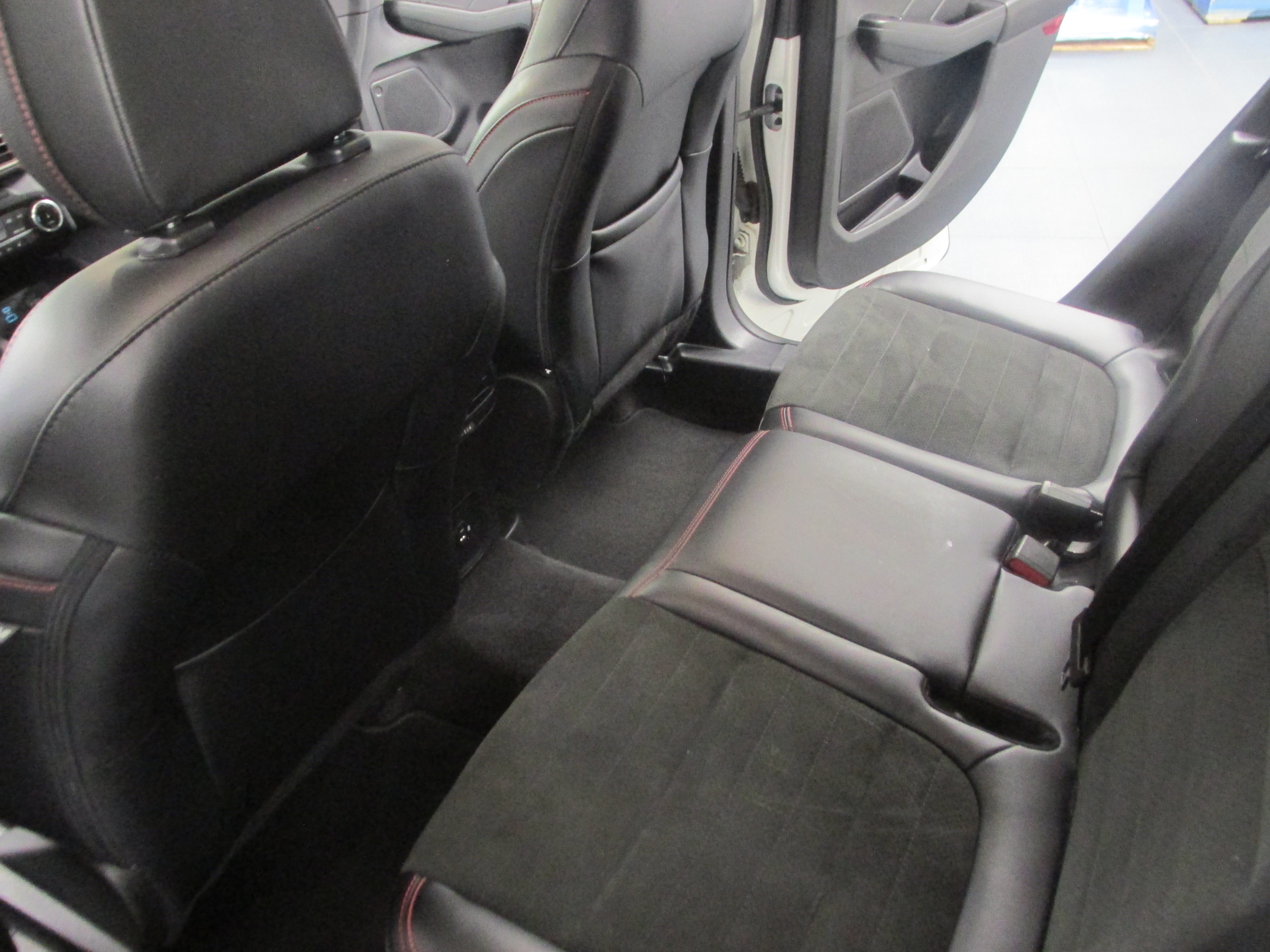 Used 2022 Ford Escape SEL w/ SEL Stealth AWD Package image 29