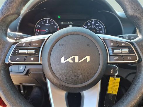 Used 2023 Kia Forte LXS image 13