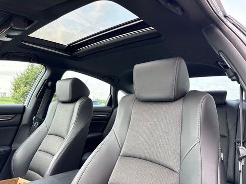 Used 2021 Honda Accord Sport image 9