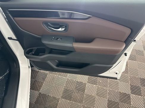 Certified 2025 Honda Pilot Elite image 25