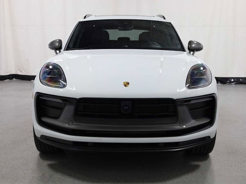 Certified 2025 Porsche Macan Turbo image 14