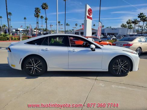 Certified 2021 Toyota Mirai Limited image 3