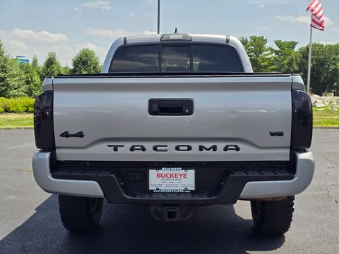 Used 2019 Toyota Tacoma SR5 AWD/4WD image 7