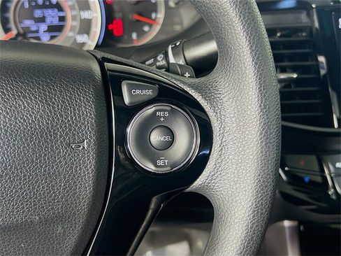 Used 2016 Honda Accord EX image 17