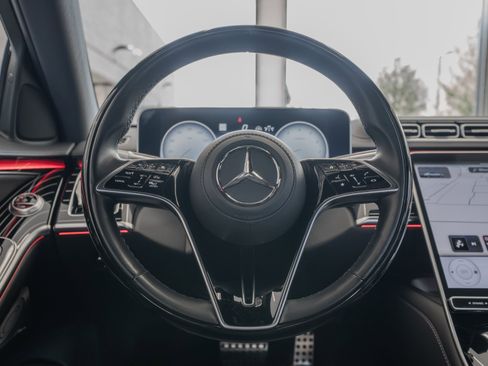 Used 2023 Mercedes-Benz S 500 4MATIC w/ AMG Line image 9