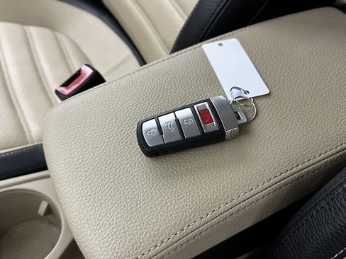 Used 2016 Volkswagen CC R-Line image 13