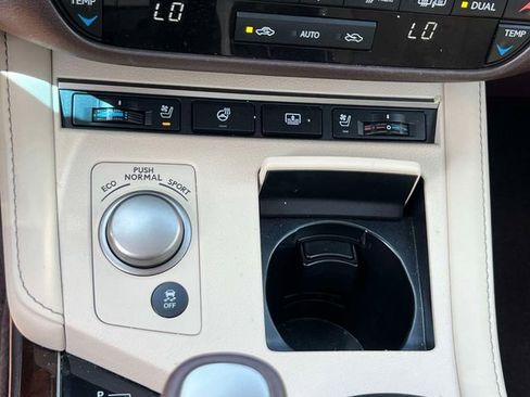 Used 2017 Lexus ES 350 w/ Luxury Package FWD image 37