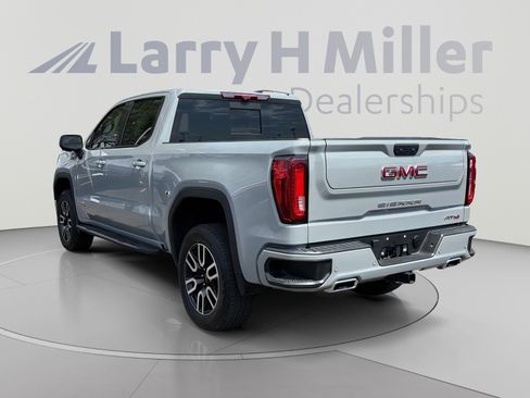 Used 2025 GMC Sierra 1500 AT4 w/ AT4 Premium Package AWD/4WD image 4