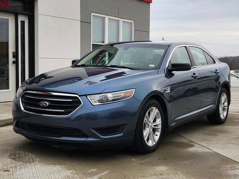 Used 2018 Ford Taurus SE FWD image 23