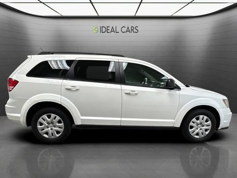 Used 2017 Dodge Journey SE FWD image 4