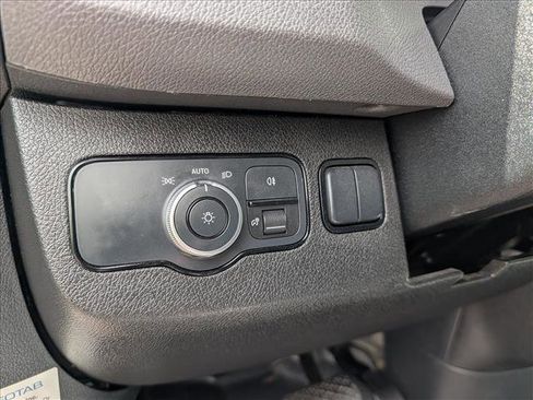 Used 2025 Mercedes-Benz Sprinter 2500 image 25