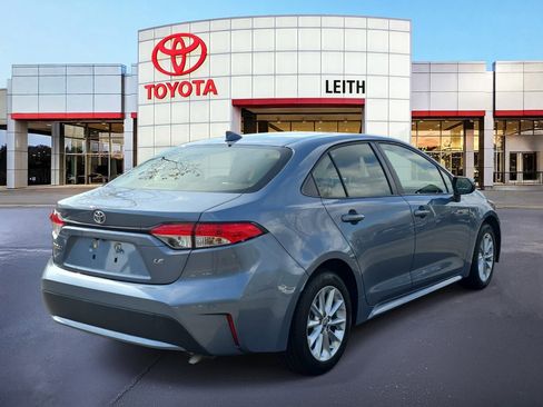 Used 2022 Toyota Corolla LE w/ LE Convenience Package image 5