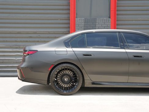 Used 2023 BMW 740i RWD image 2